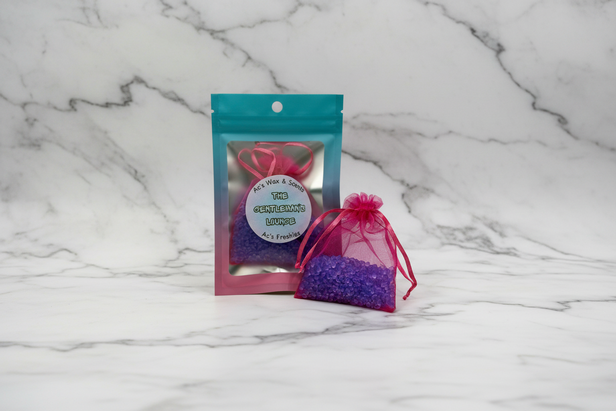 The Gentleman's Lounge - Pack & Sachet on Marble