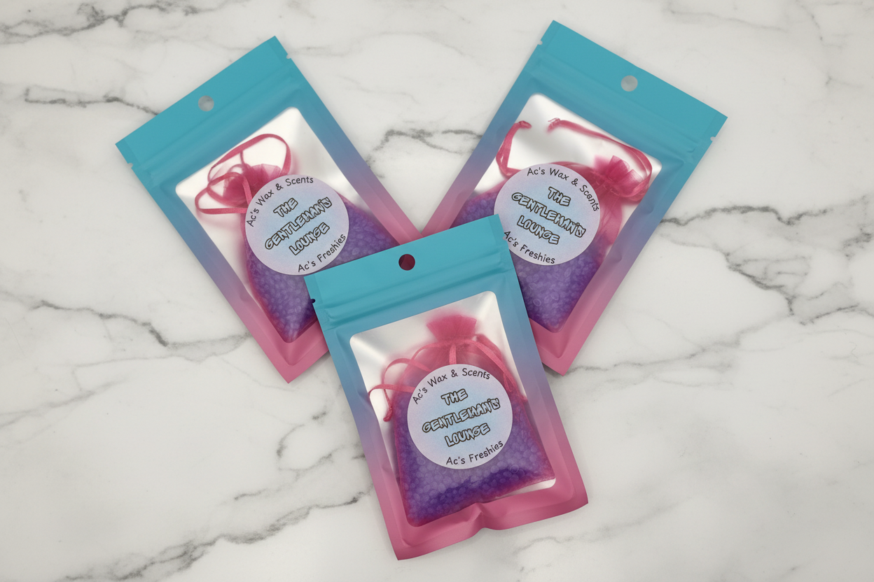 The Gentleman's Lounge - Three Packs Scattered on Marble